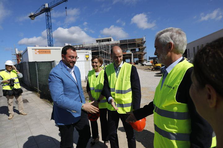 El presidente del Principado y la alcaldesa de Gijón visitan las obras de CITANIAS en Nuevos Roces.